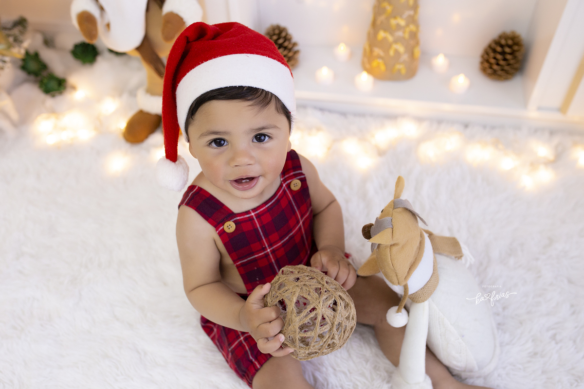 o bebe olha para a fotografa de caxias do sul, ka frias