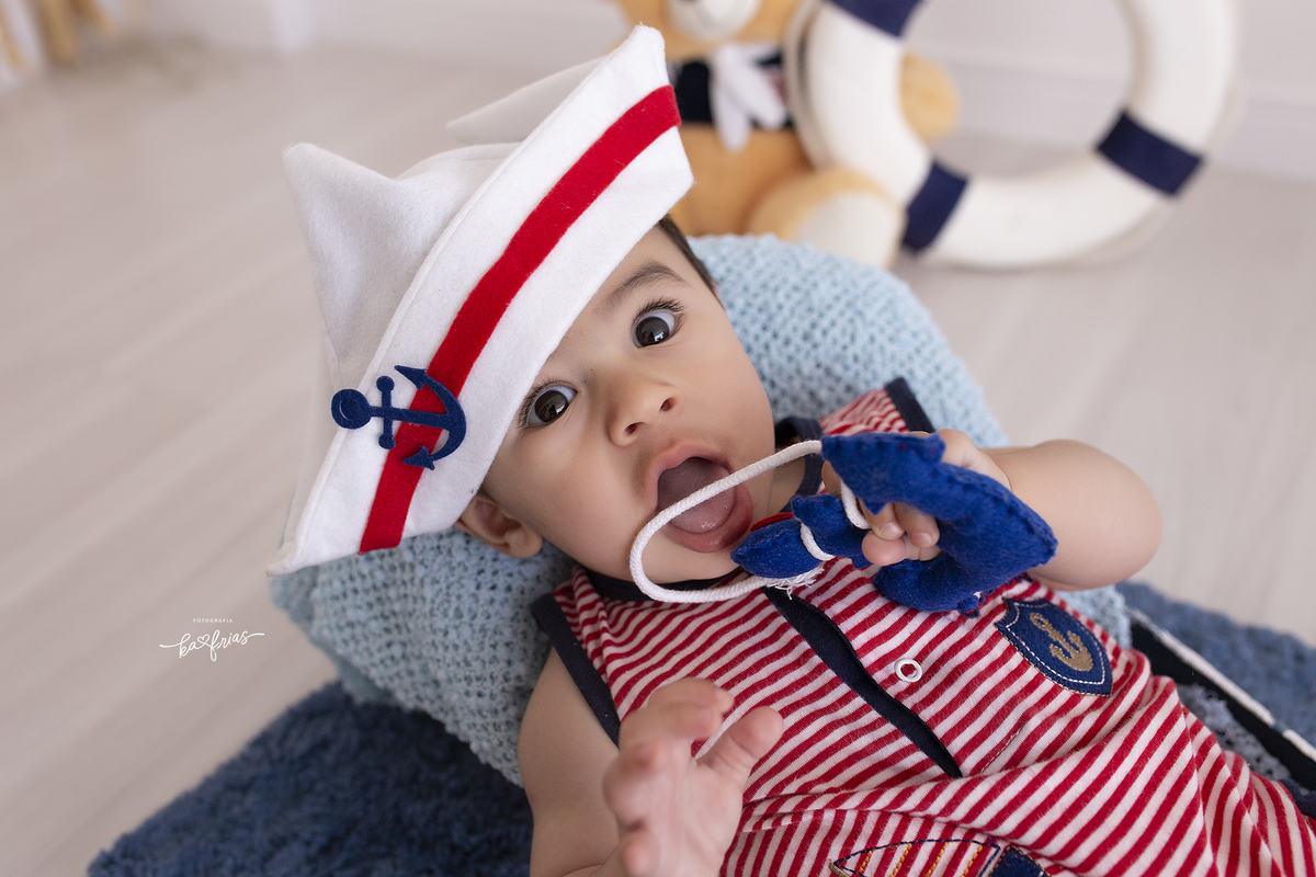 o menino olha para a fotografa de caxias do sul, ka frias