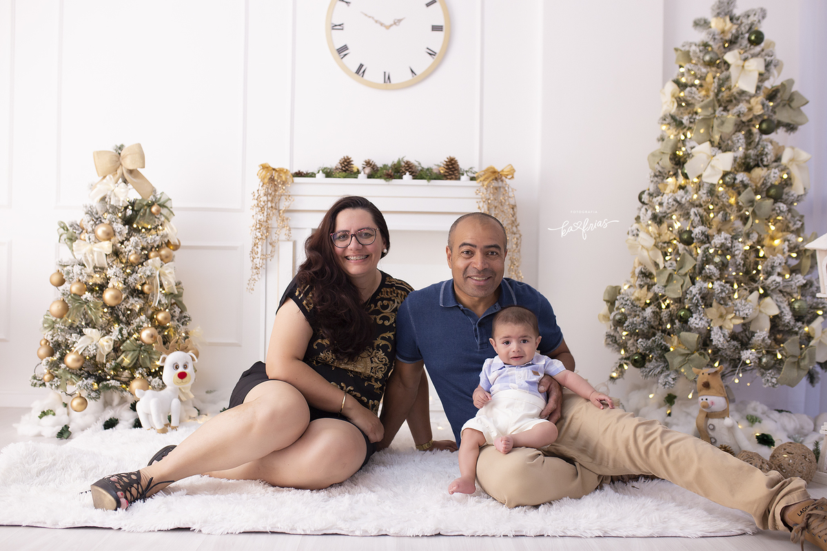a familia olha para a fotografa de caxias do sul, ka frias