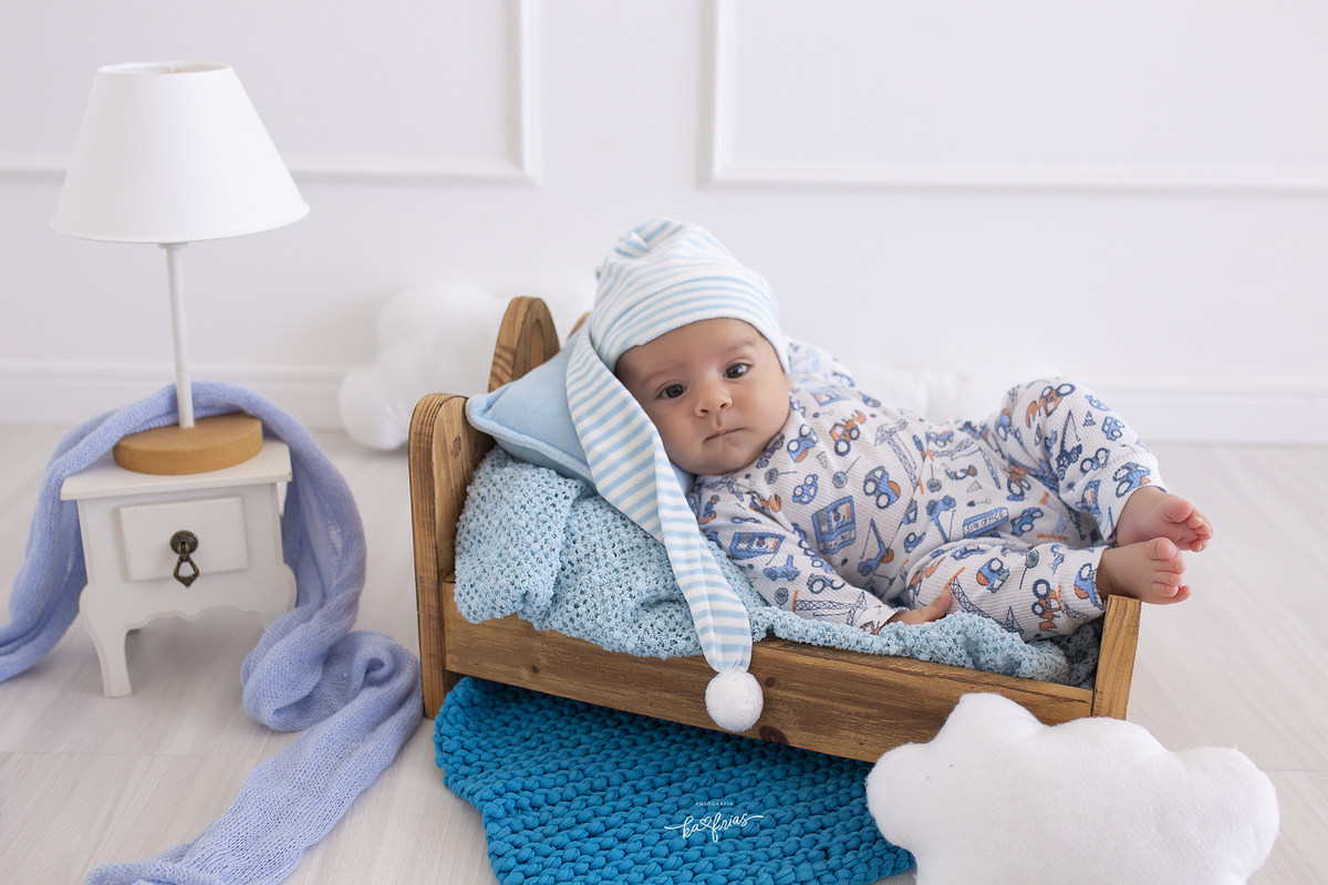 o bebe olha para a fotografa de caxias do sul, ka frias