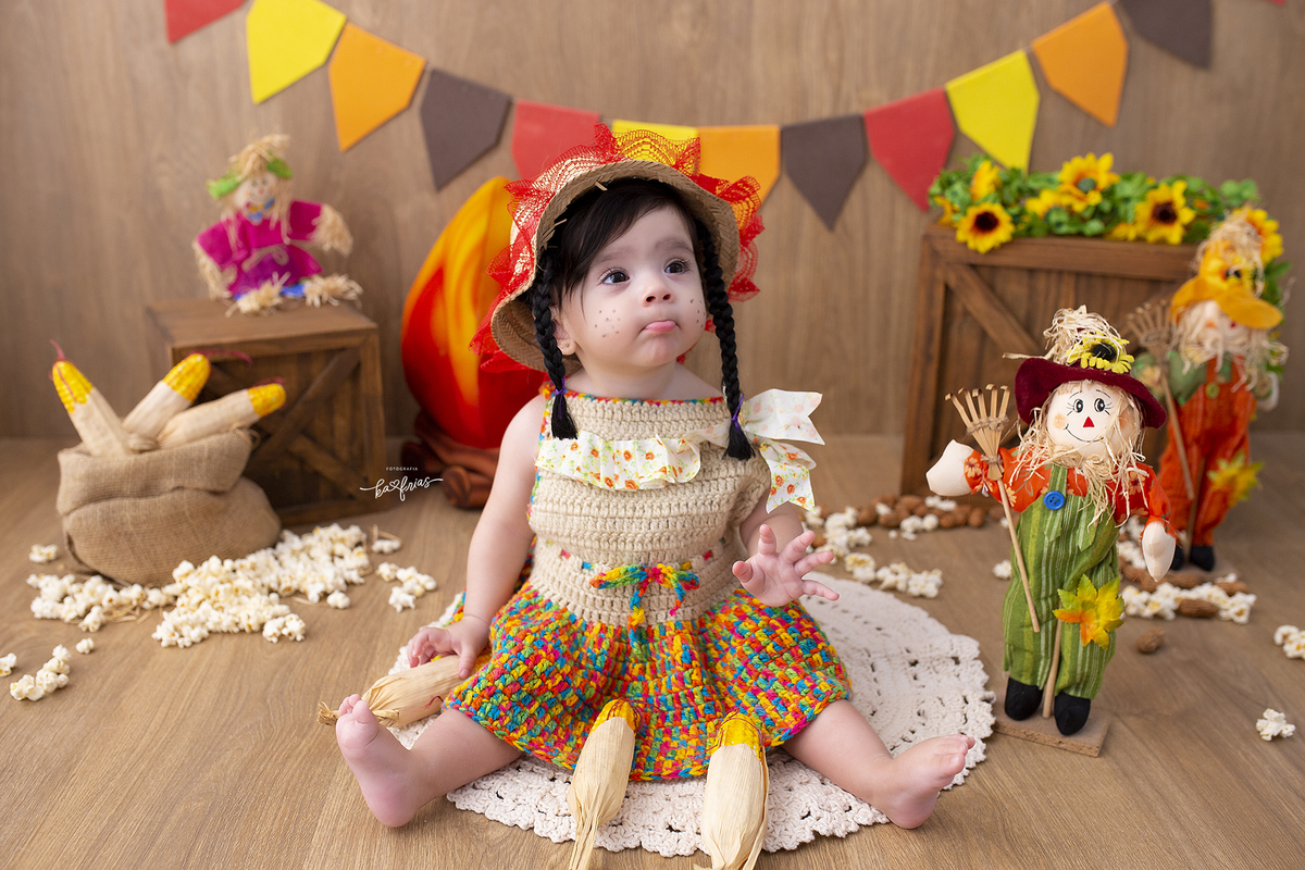 a bebe faz bico no ensaio de bebes