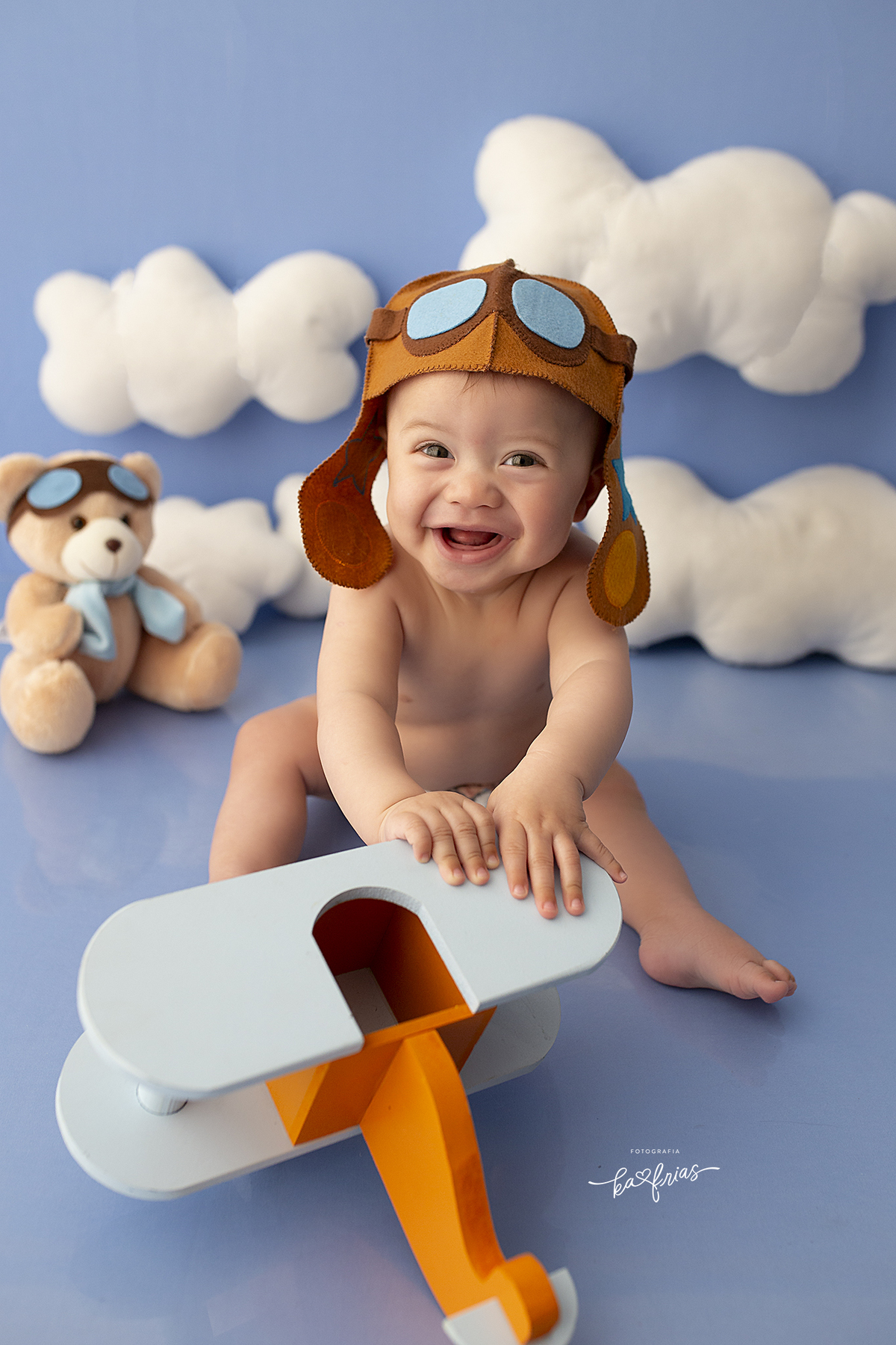 o bebe sorri para a fotografa de caxias do sul, ka frias