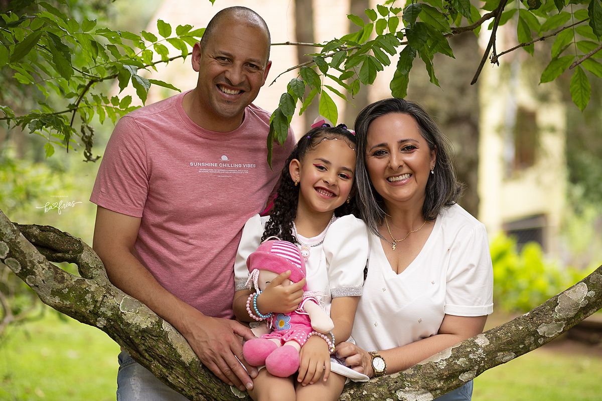 a familia posa para o ensaio em caxias do sul-rs