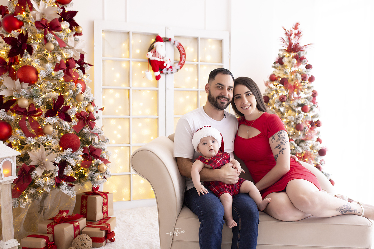 a familia posa para a fotografa de caxias do sul, ka frias