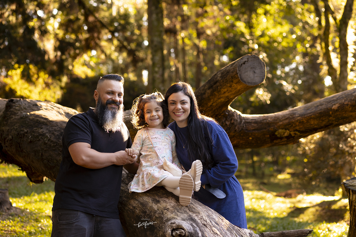 os modelos posam parta a fotografa de familia de caxias do sul, ka frias