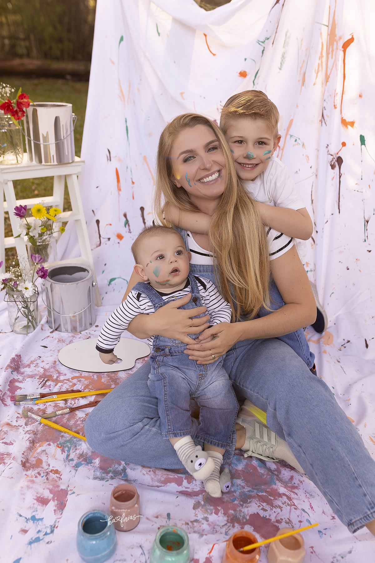 a familia posa para a fotografa de caxias do sul, ka frias