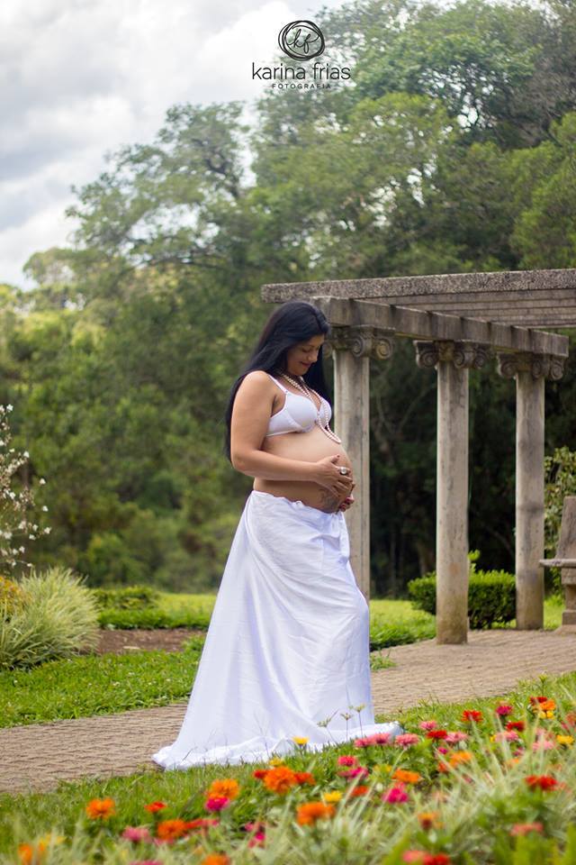 A fotografia de gestante em book externo transforma as modelos