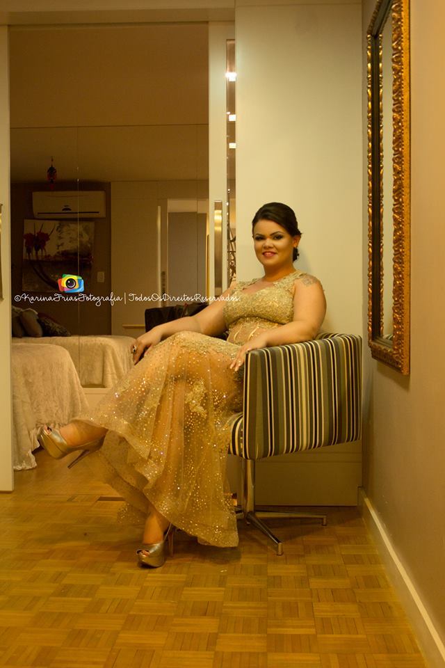 A formatura da Franciele deixou as fotos cheia de glamour