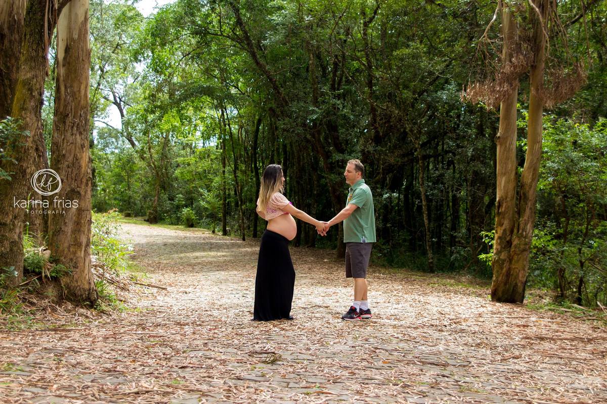 A modelo realizou seu book de gestante no jardim botanico de caxias do sul-rs