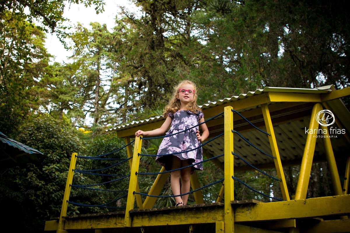 A modelo posa para as lentes da fotografa karina frias, especializada em fotografia de familia