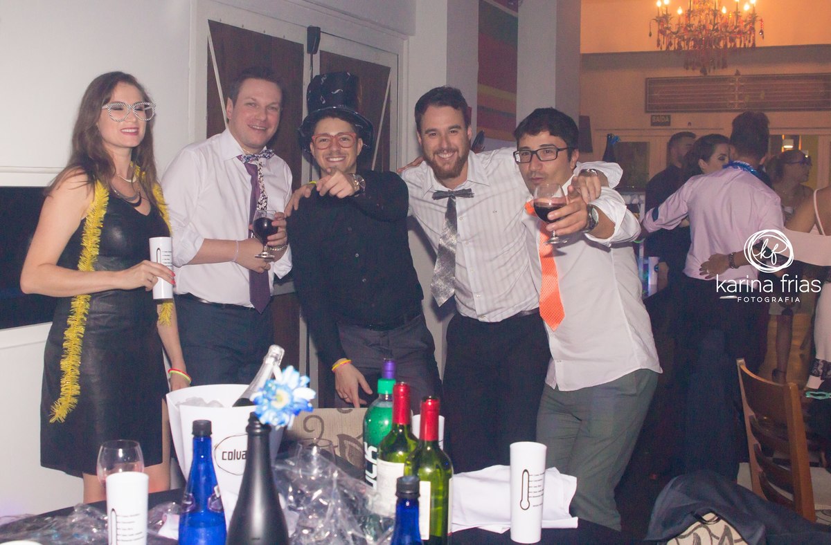 o formando acena para a fotografa de familia karina frias