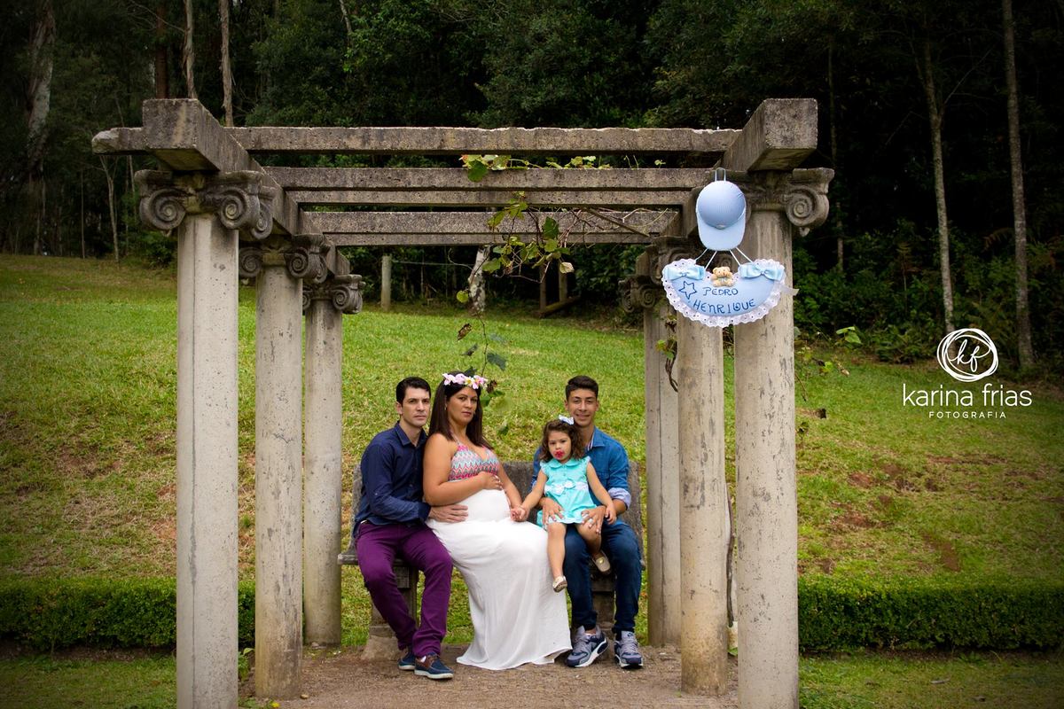 a familia participou do book externo de gestante da Maria.