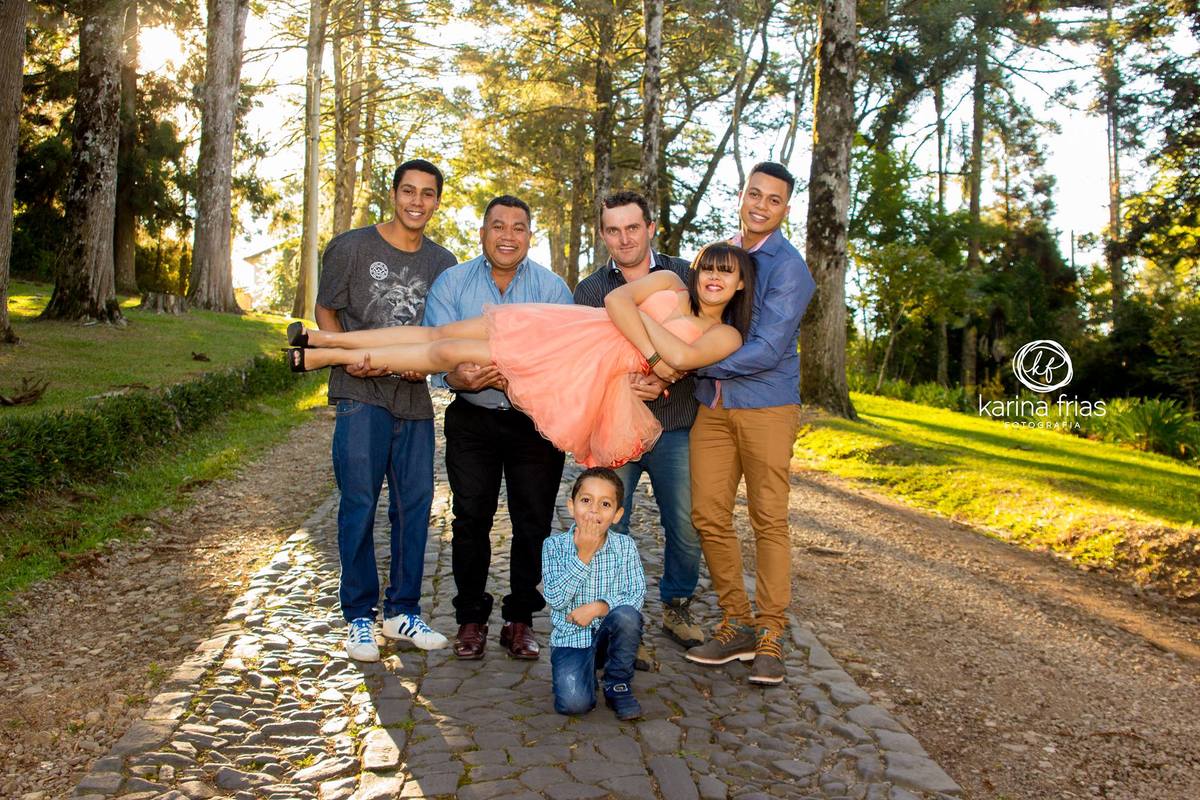 ensaio de 15 anos da brenda teve a participação de toda familia