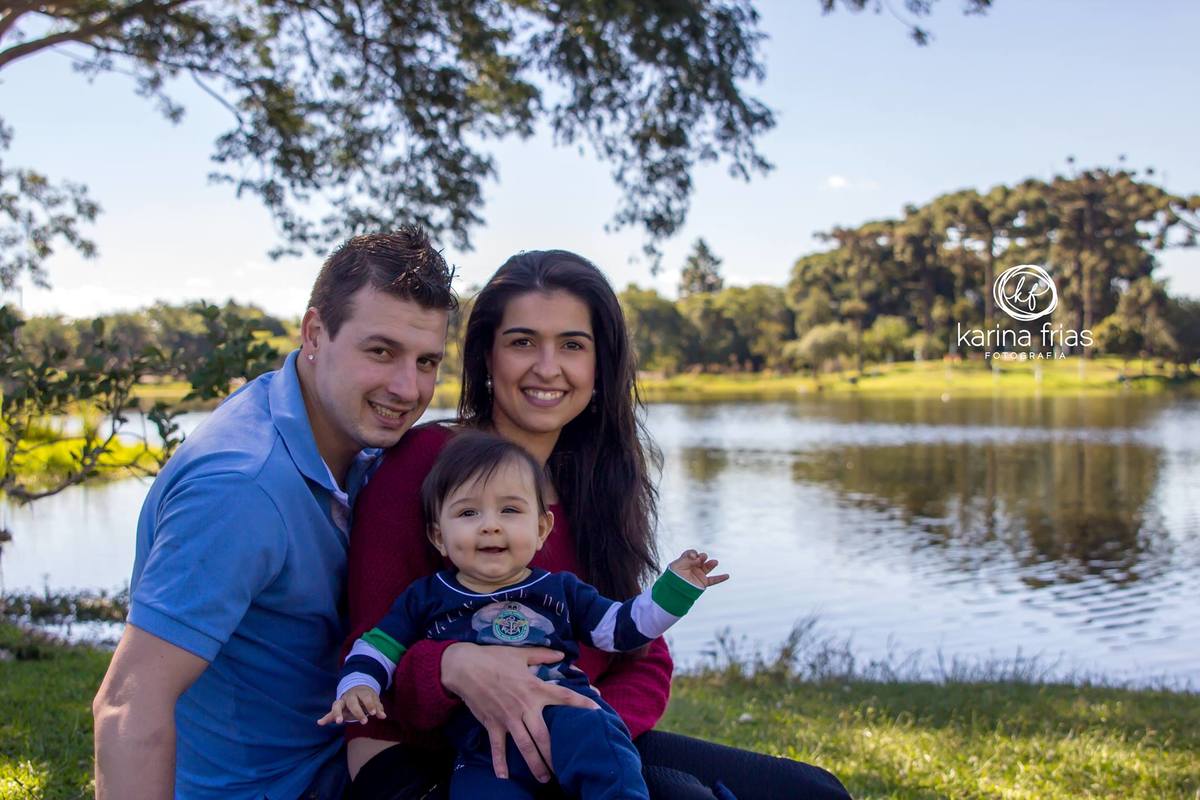 foto de familia em frente a lagoa no ensaio externo em caxias do sul-rs