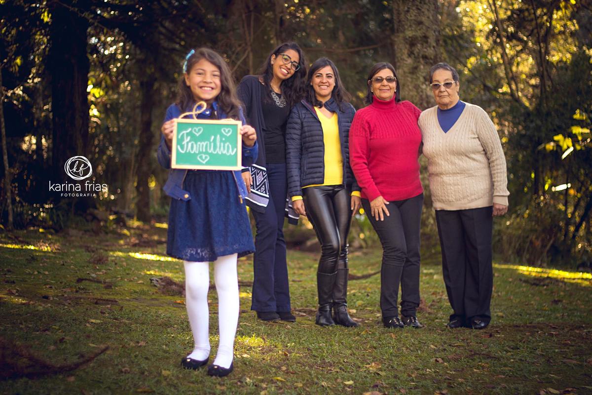 as modelos representam 5 gerações e fazem as fotos de família