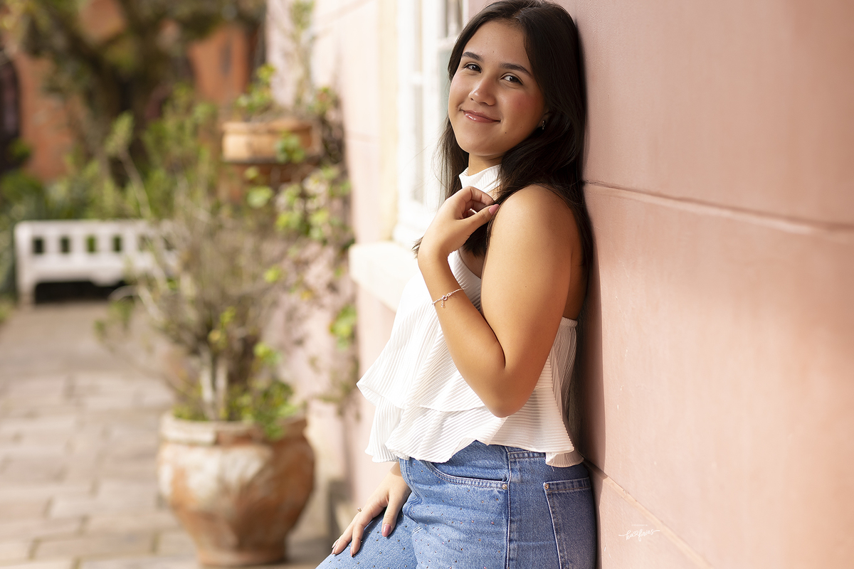 a menina sorri para a fotografa de 15 anos de caxias do sul, ka frias