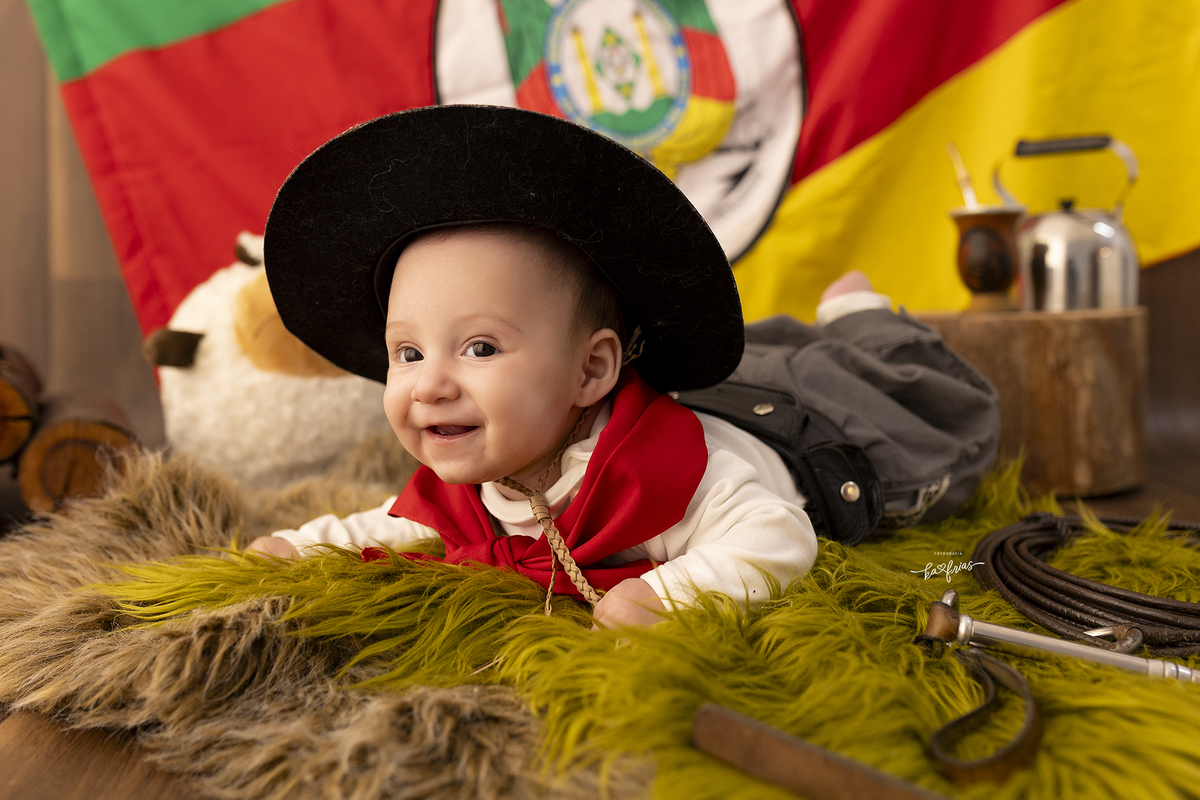 ensaio de gaucho com a fotografa de bebes de caxias do sul, ka frias