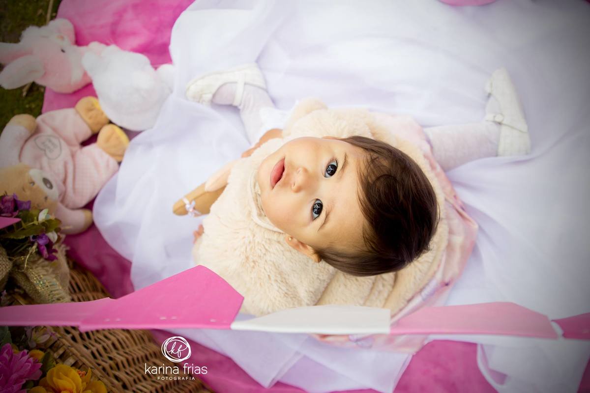 neste ensaio externo smash the cake, a mão optou por não levar bolo