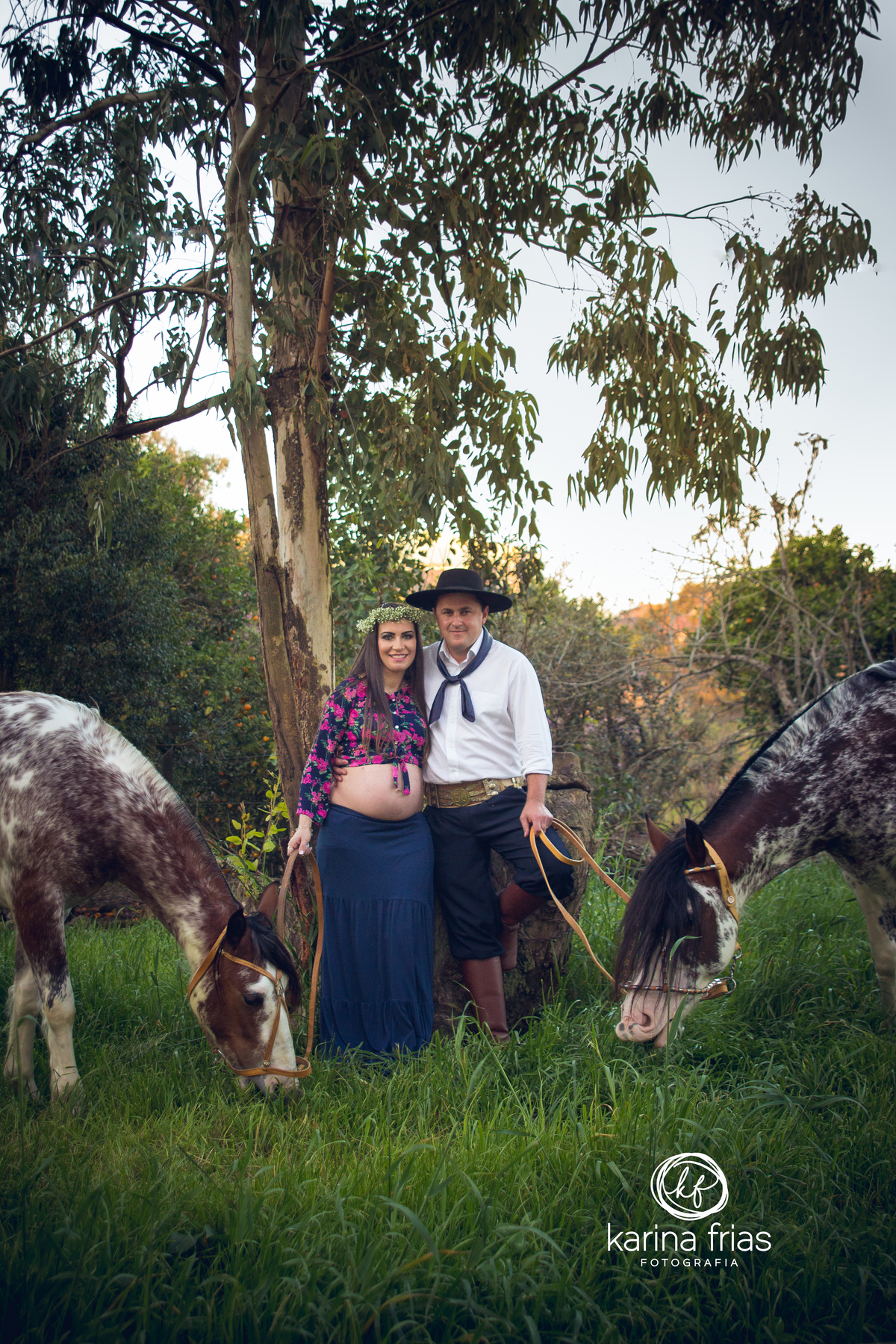 casal olha para a fotógrafa de caxias do sul-rs karina frias