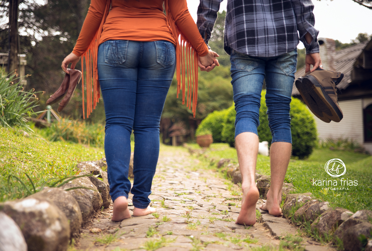 modelos andam enquanto a fotografa de caxias do sul-rs, karina frias os clica