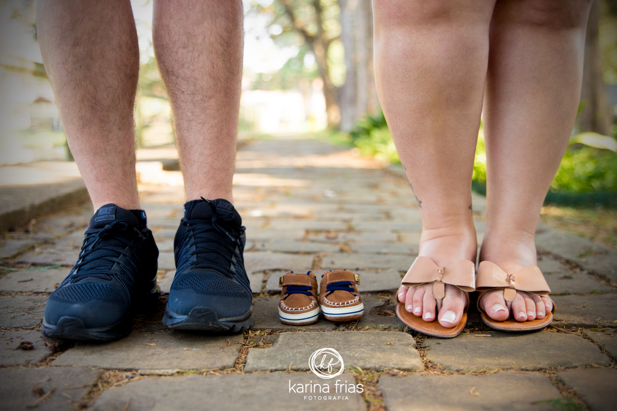 A FOTOGRAFA DE FAMILIA DE CAXIASD O SUL-RS KARINA FRIAS CLICA OS PES DOS PAIS