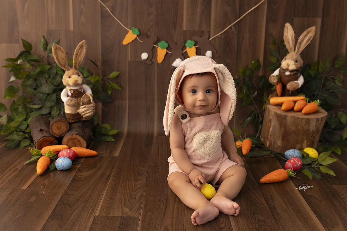 nas fotos mensais usamos o cenario de pascoa em caxias do sul