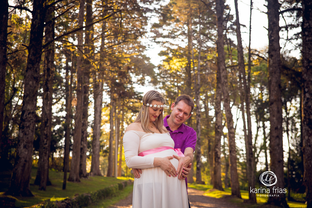 OS PAIS FAZEM UM CORAÇÃO NO ENSAIO EXTERNO DE GESTANTE