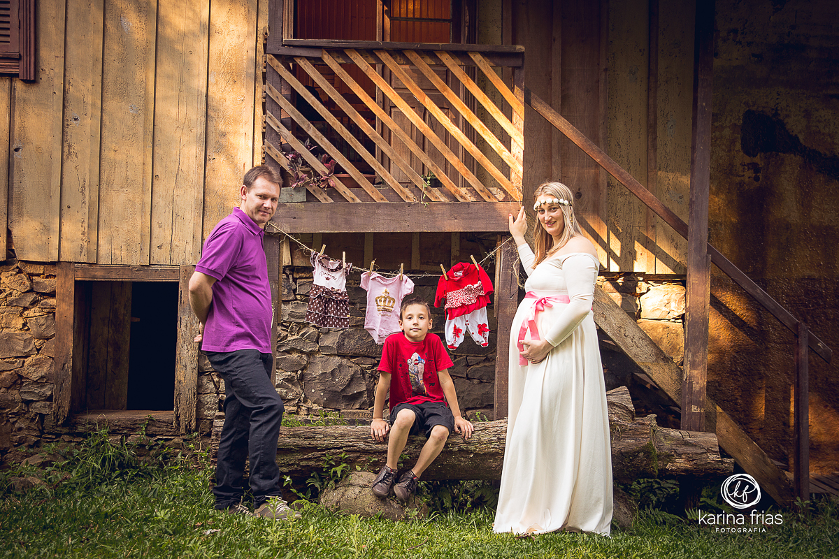 NO ENSAIO GESTANTE USAMOS ROUPINHAS DO BEBE PARA FOTOS EXTERNAS