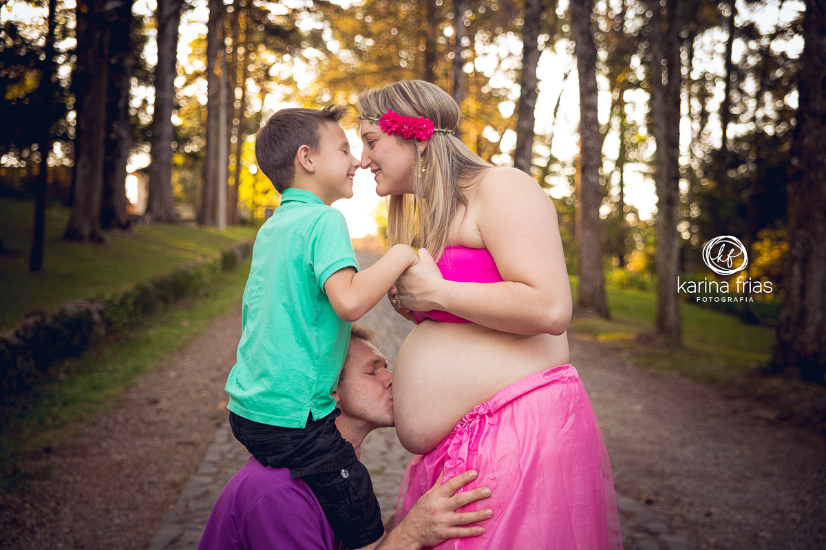 O ENSAIO FAMILIA DA GESTANTE TEVE MUITO CARINHO NAS FOTOS EXTERNAS