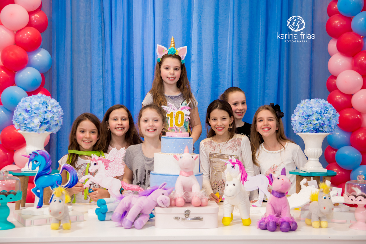 as meninas posam para a fotografa de familia de caxias do sul-rs karina frias