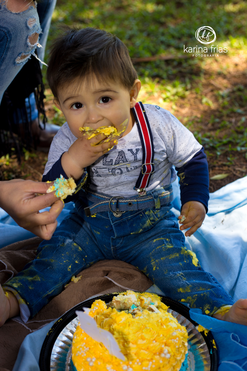 COMENDO BOLO, A FOTOGRAFA REGISTRA O ENSAIO INFANTIL