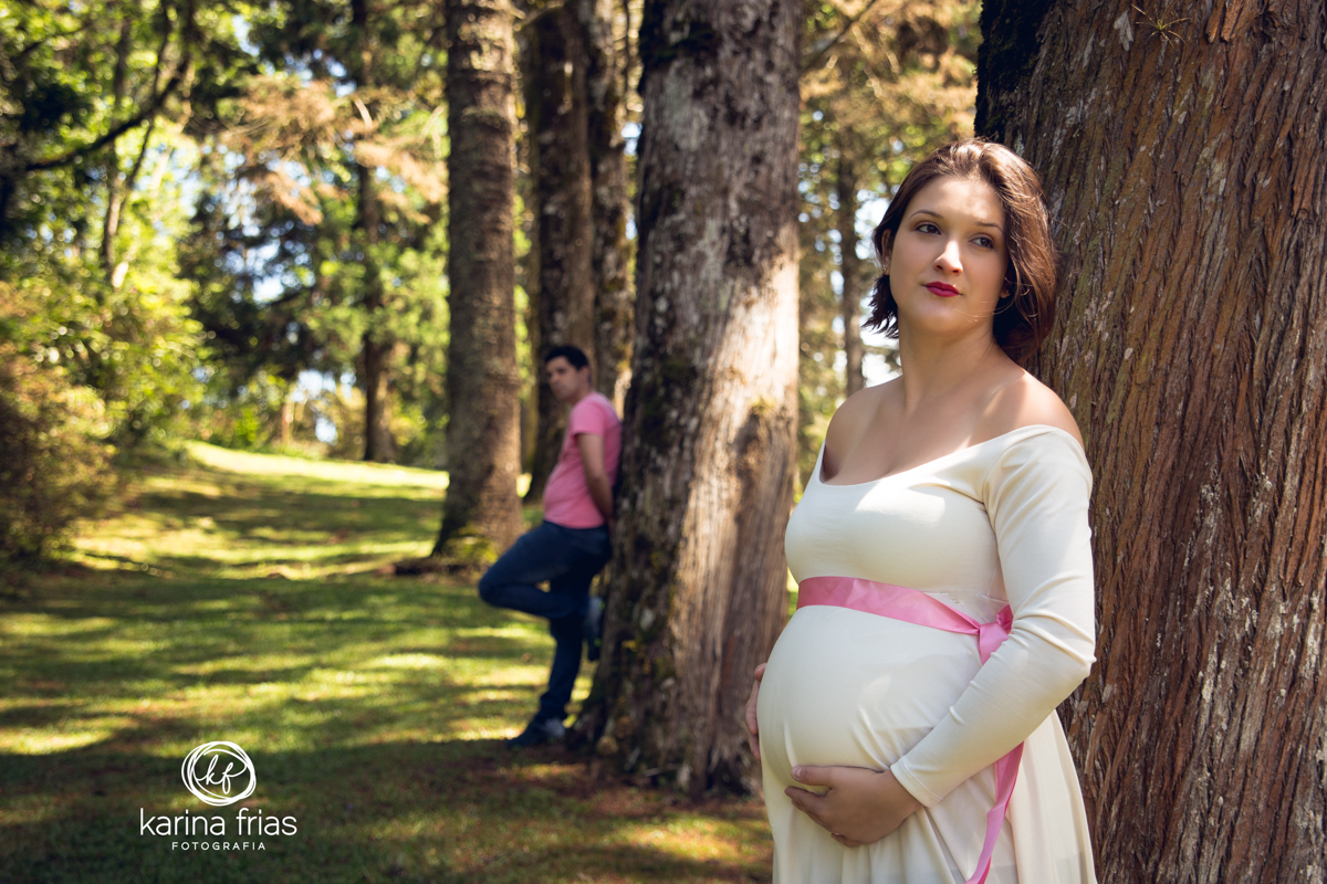 A GESTANTE ESTA EM PRIMEIRO PLANO NAS FOTOS EXTERNAS DE GESTANTE