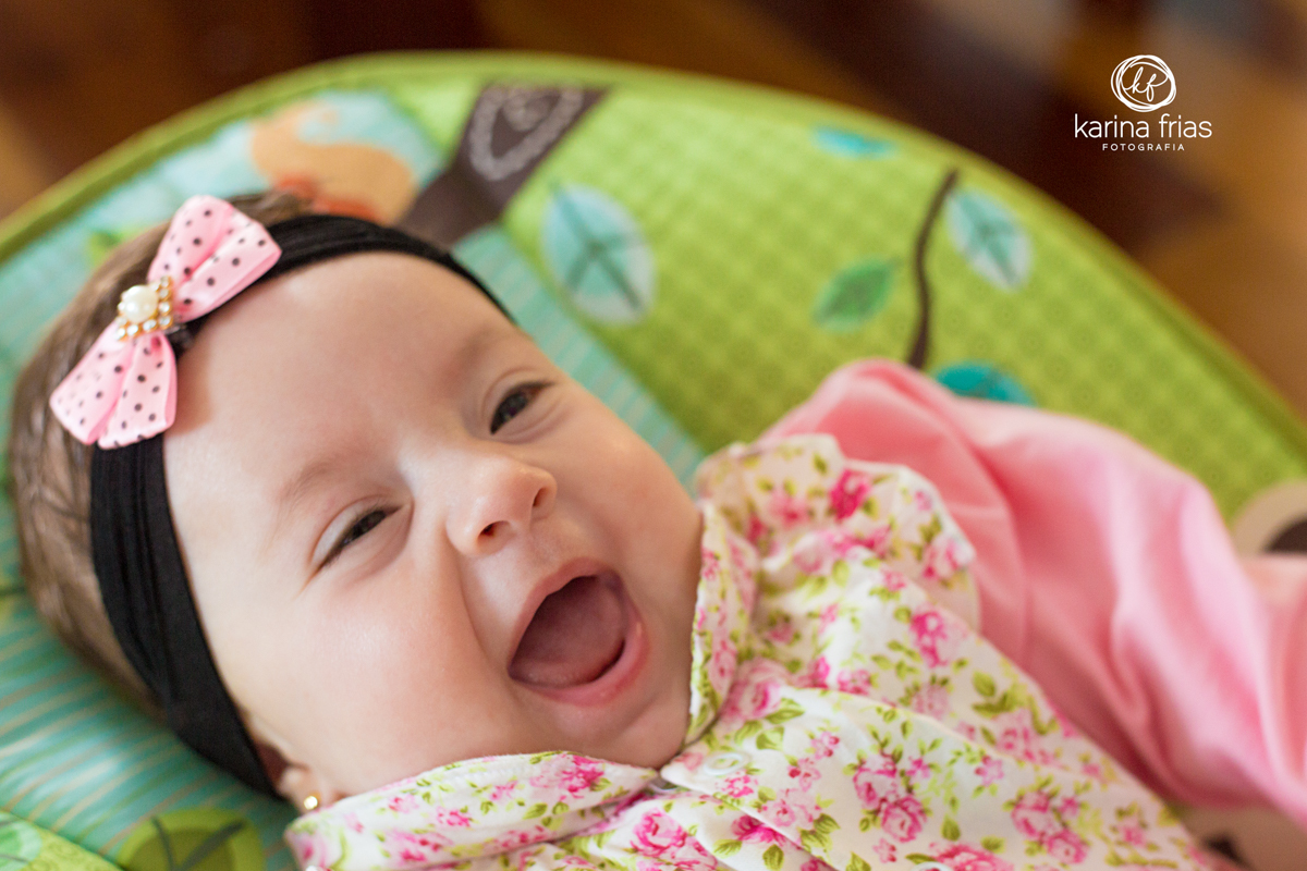 NO ENSAIO INTERNO DOCUMENTAL , A CRIANÇA SORRI