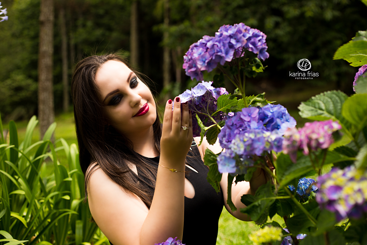 AS FLORES EMBELEZAM AINDA MAIS O ENSAIO PESSOAL