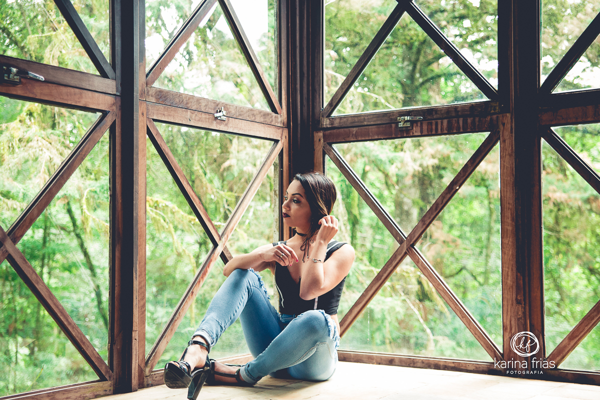 utilizamos neste ensaio pessoal uma locação interna rustica