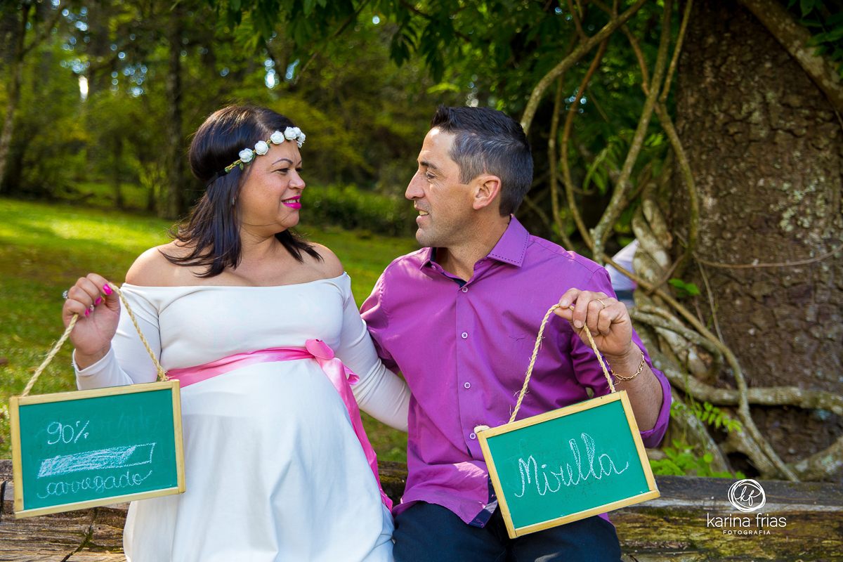 utilizamos no ensaio externo de gestante acessorios como quadrinhos