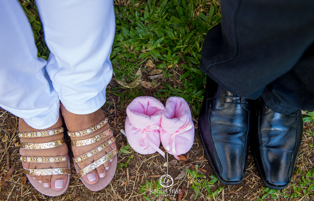 os pes dos pais em fotos do book de gestante