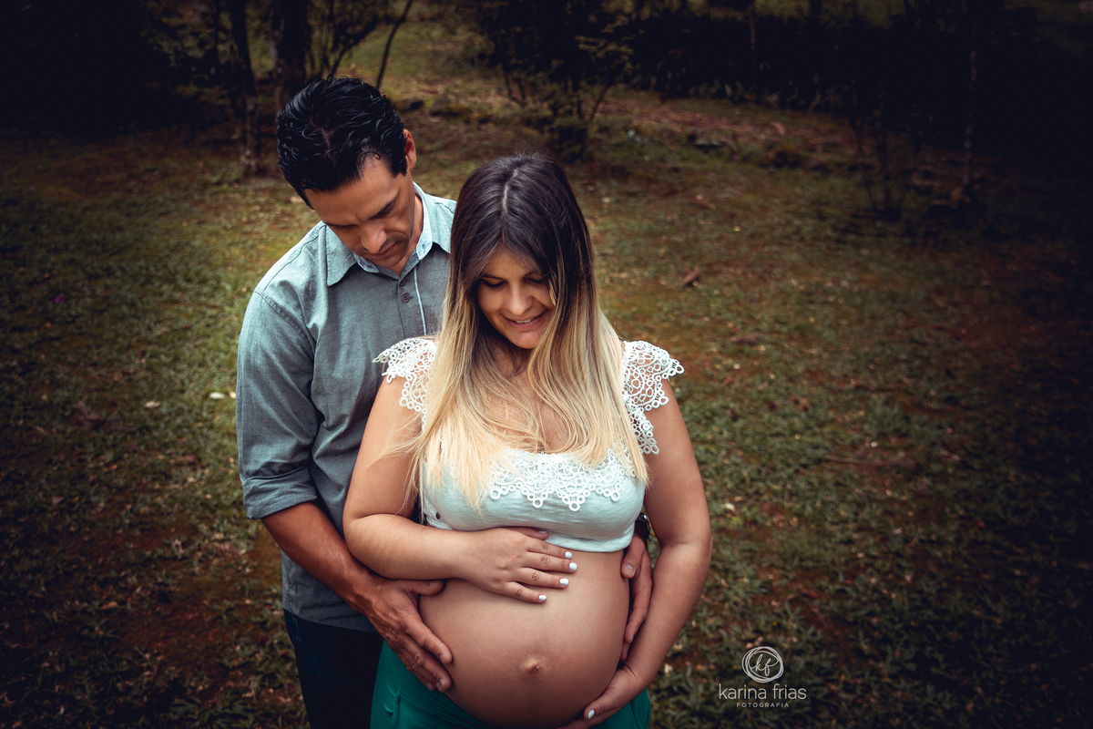 no book externo de gestante o foco é a barriga da gestante