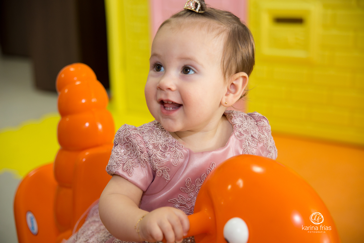 malu brinca na sua festa de aniver