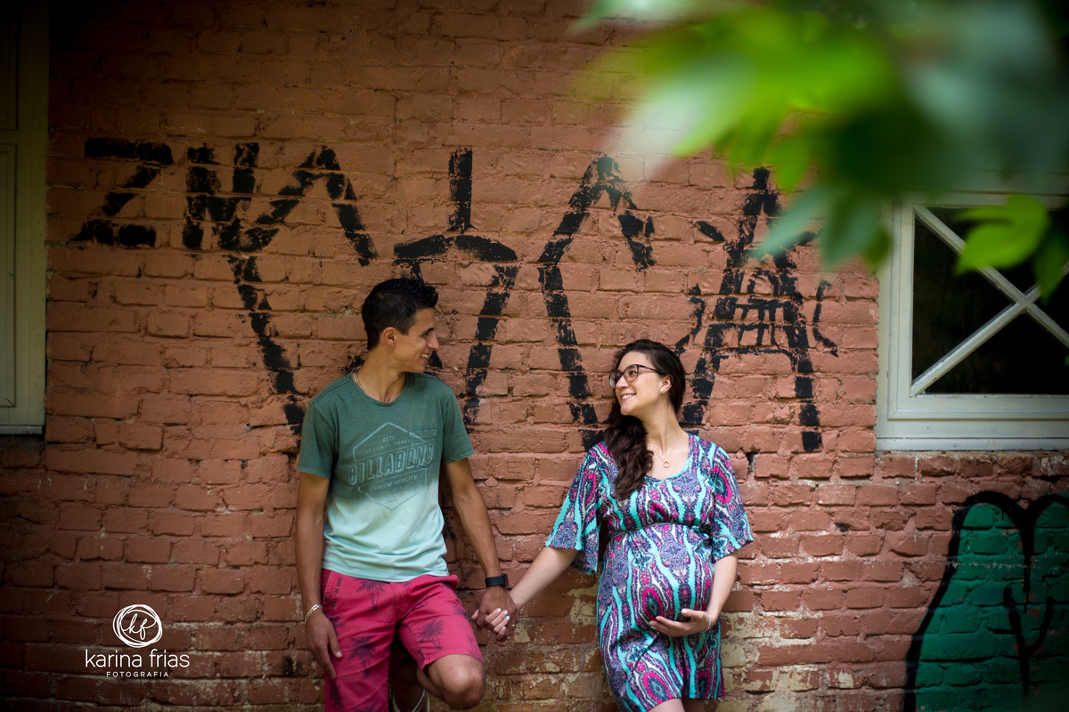 OS MODELOS SE OLHAM PARA AS FOTOS DO BOOK GESTANTE