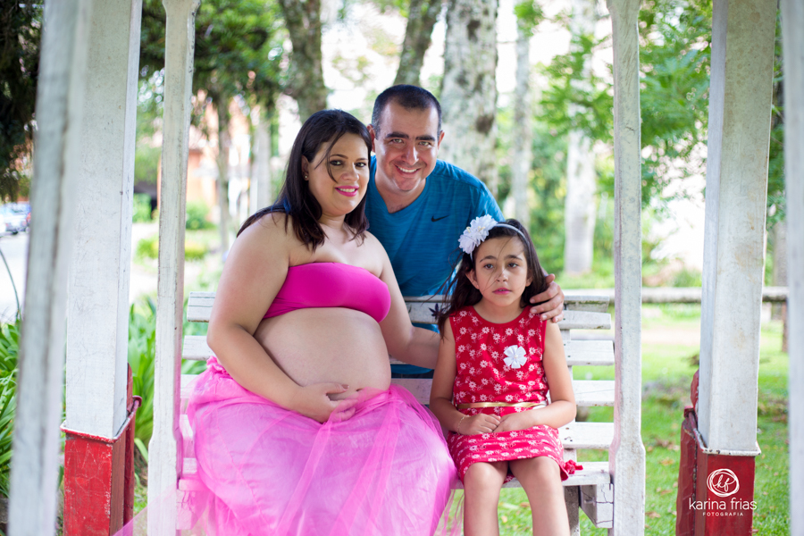 A FAMILIA POSA PARA AS FOTOS DO ENSAIO GESTANTE