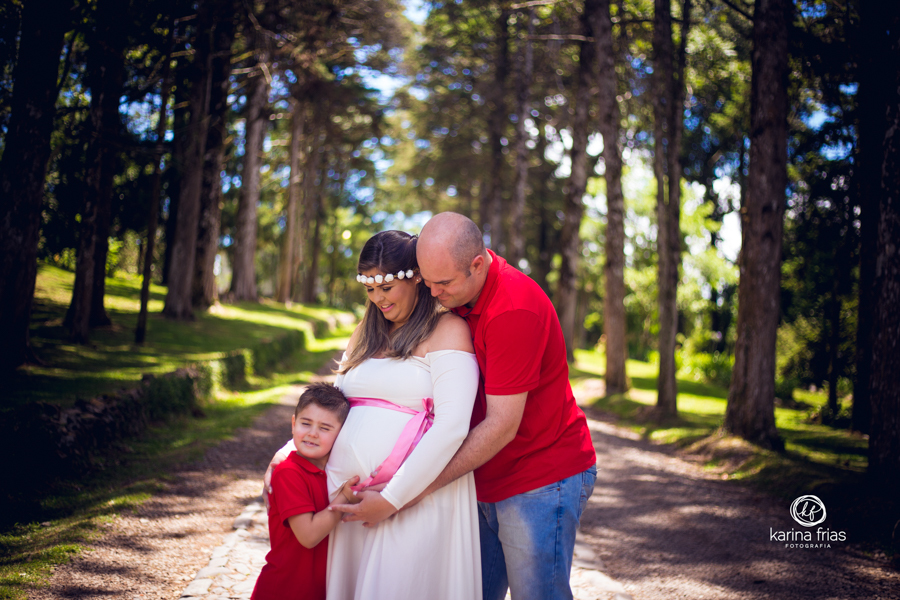 A FOTOGRAFA DE FAMILIA KARINA FRIAS DE CAXIAS DO SUL, CLICA A GESTANTE E SUA FAMILIA