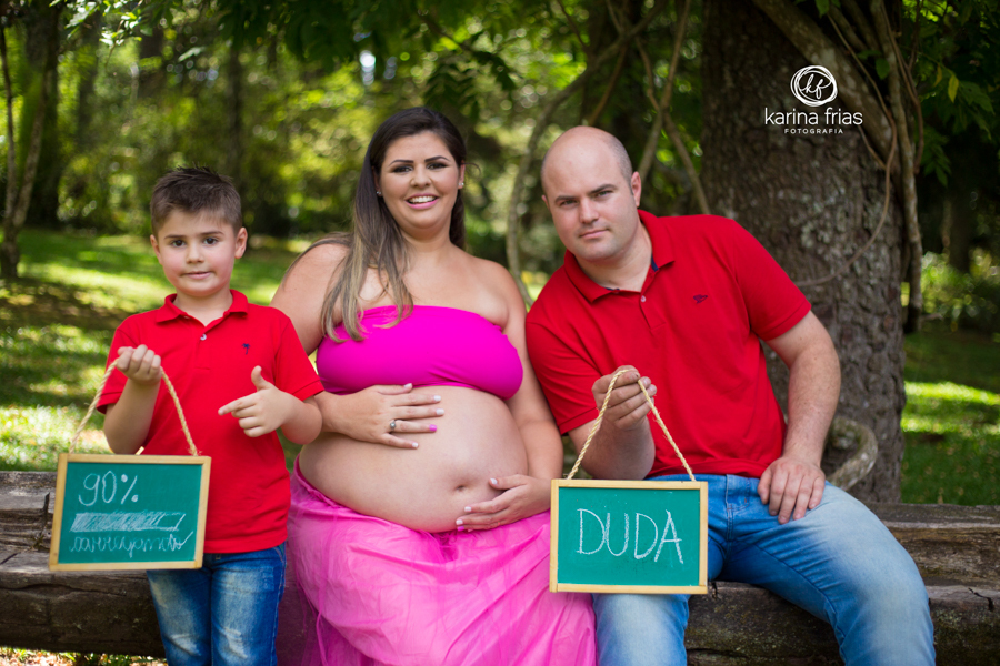 PLAQUINHAS SÃO UTILIZADAS COMO ACESSÓRIOS EM ENSAIO DE GESTANTE