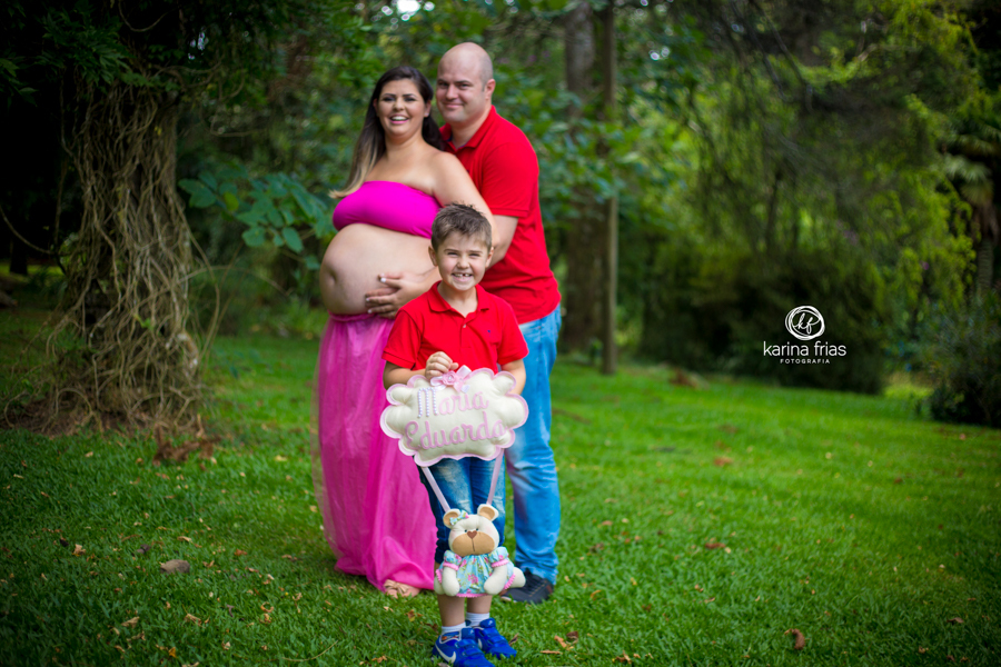 NO ENSAIO EXTERNO DE GESTANTE UTILIZAMOS O ENFEITE DE PORTA PARA AS FOTOS