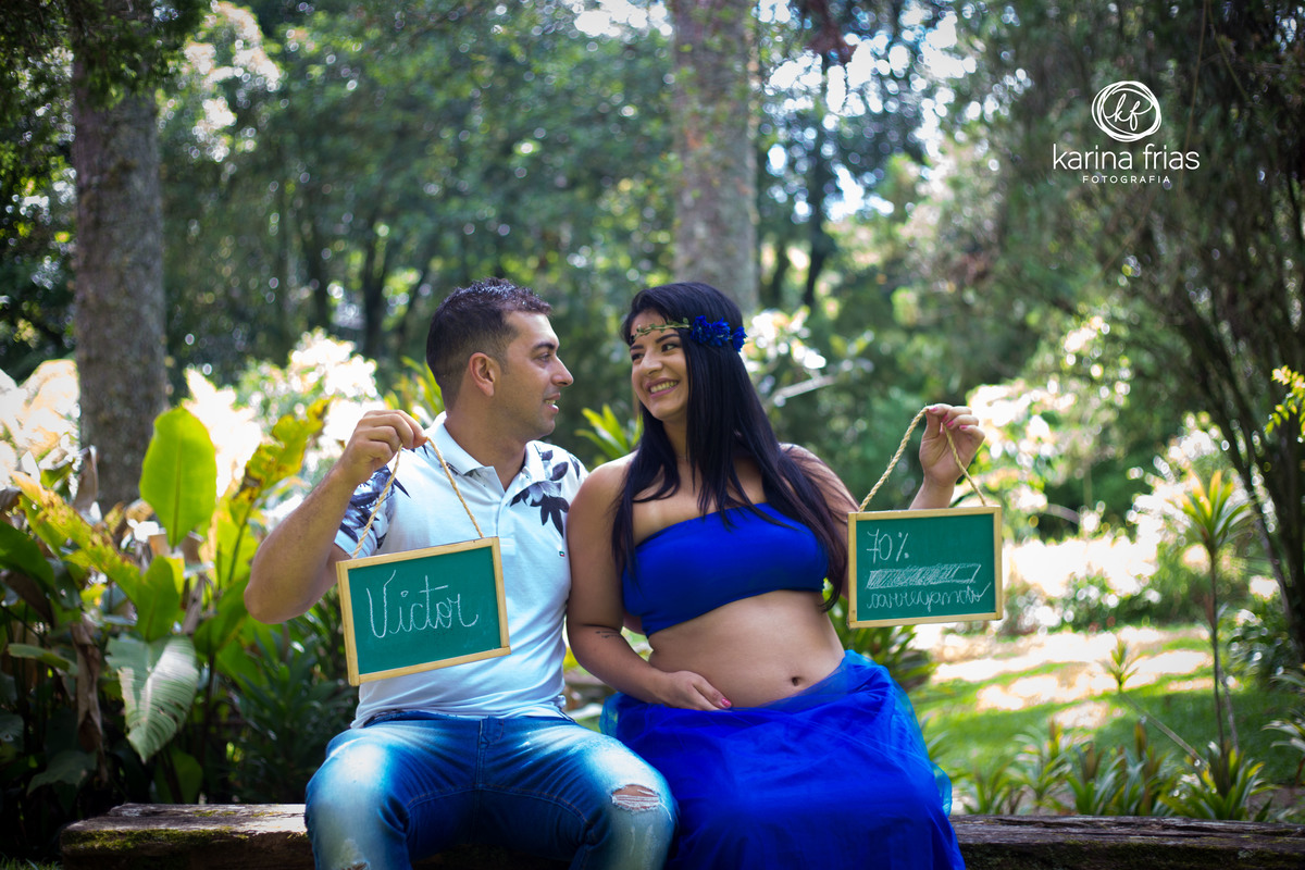 NO ENSAIO EXTERNO DE GESTANTE EM CAXIAS DO SUL - RS, OS PAIS SEGURAM AS PLAQUINHAS DE CARREGANDO