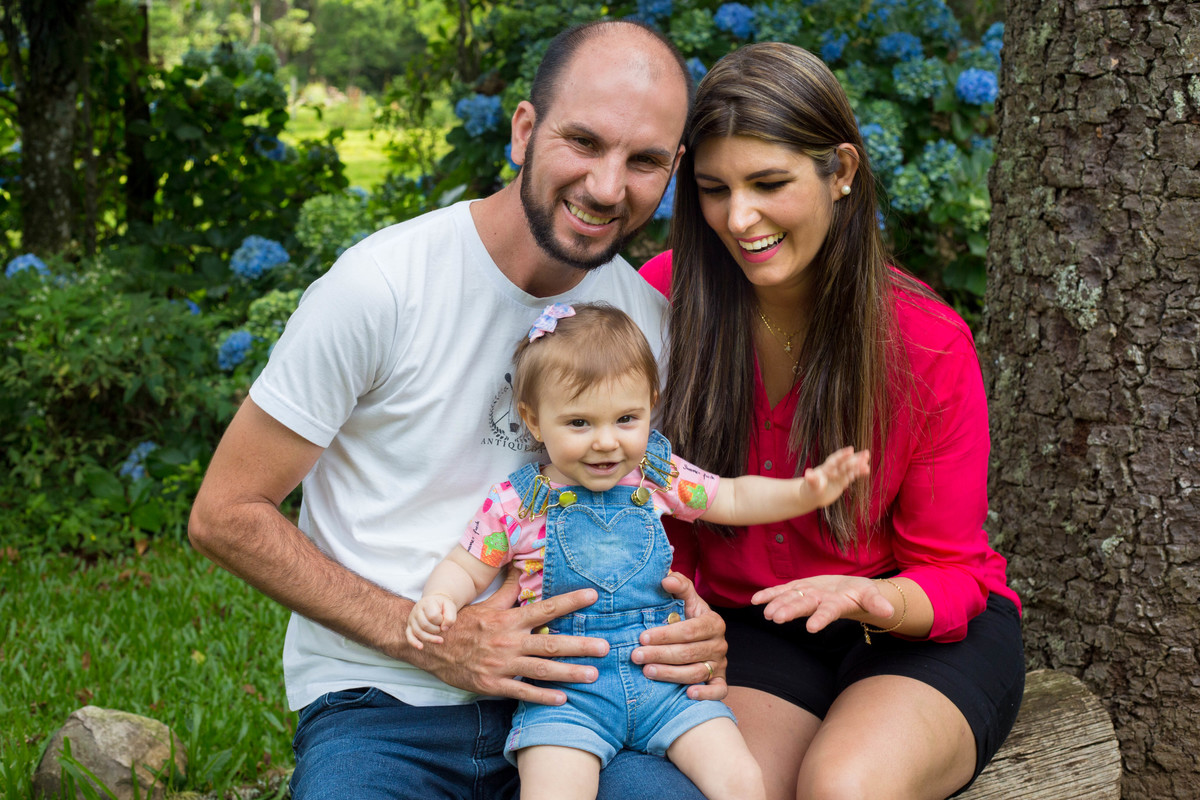 OS PAIS BRICAM COM A FILHA NO ENSAIO