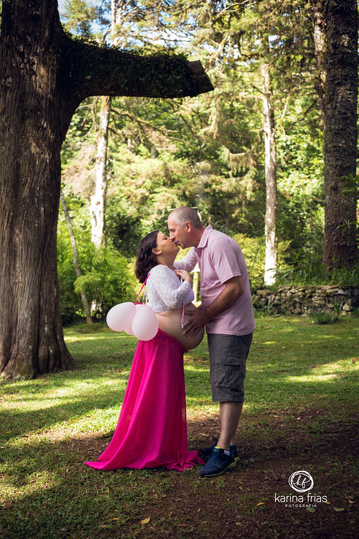 NO ENSAIO DE GESTANTE OS PAIS SE BEIJAM