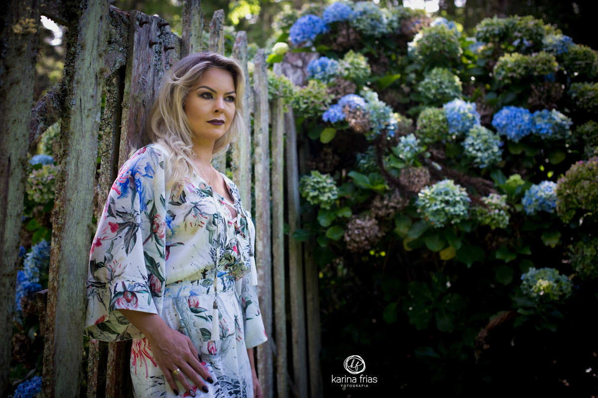 A MODELO POSA PARA A FOTOGRAFA KARINA FRIAS DE CAXIAS DO SUL-RS