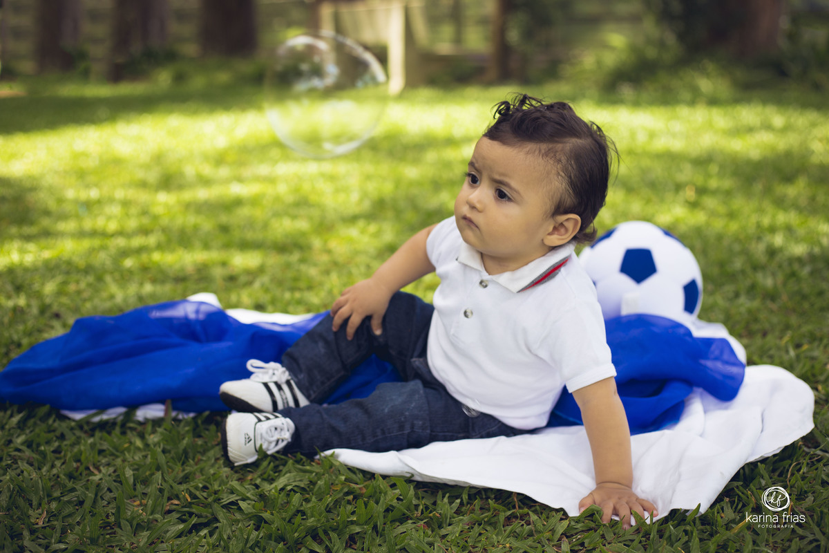 DURANTE O ENSAIO EM FAMILIA FIZEMOS BOLHAS DE SABAO PARA A CRIANÇA