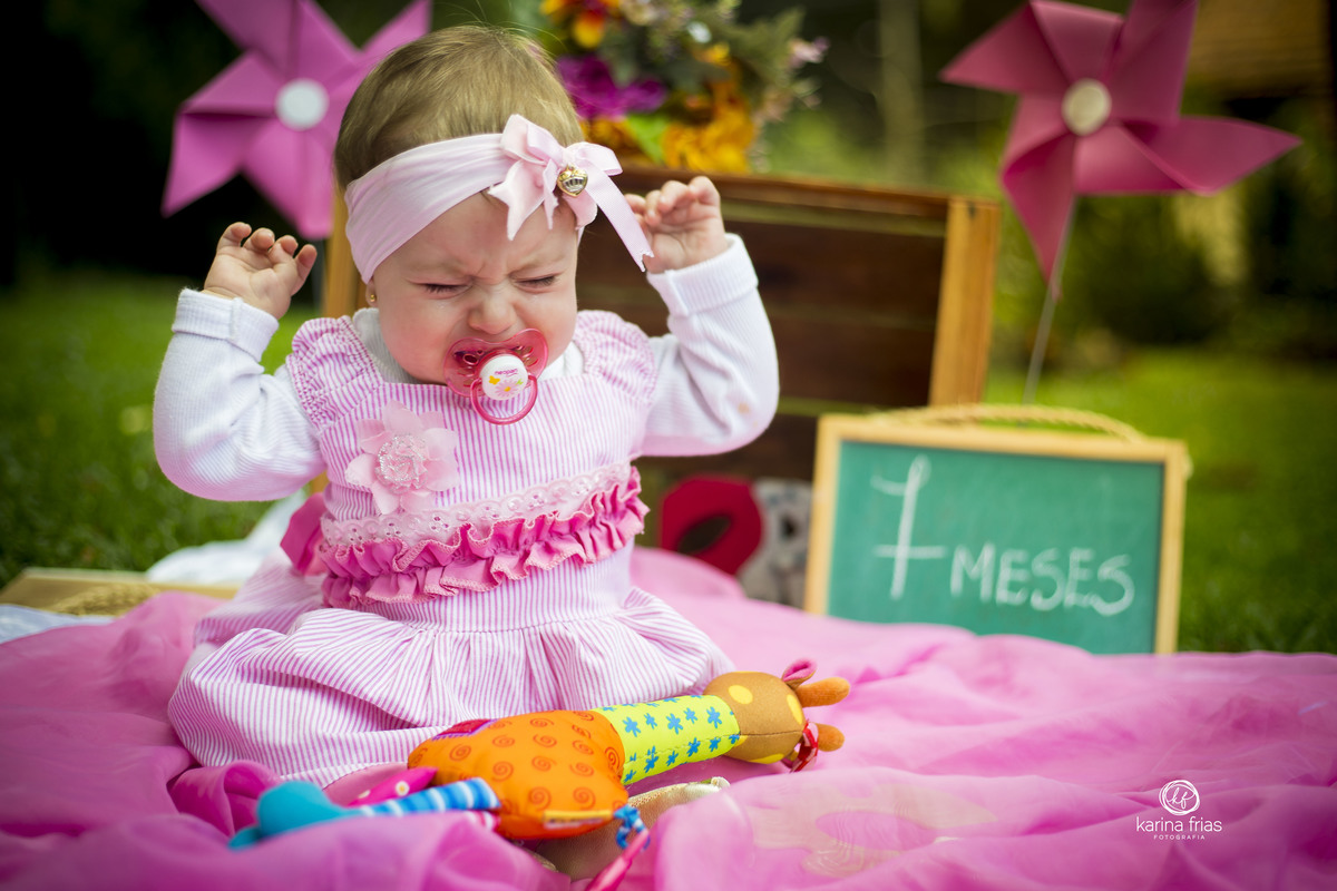A BEBE CHORA NA SESSÃO DE FOTOS INFANTIL